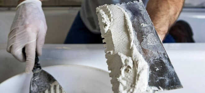 Известковая штукатурка и способ её нанесения на стены