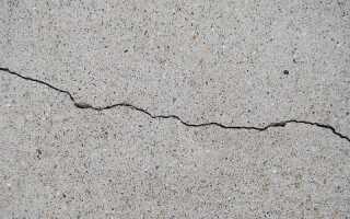 Трескается штукатурка при высыхании: что делать — на стенах и потолке