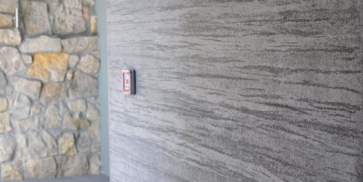 сплошное нанесение травертино