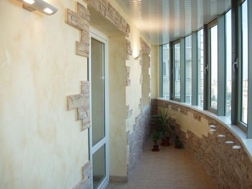 dekorativnaya_shtukaturka_na_balkone_09