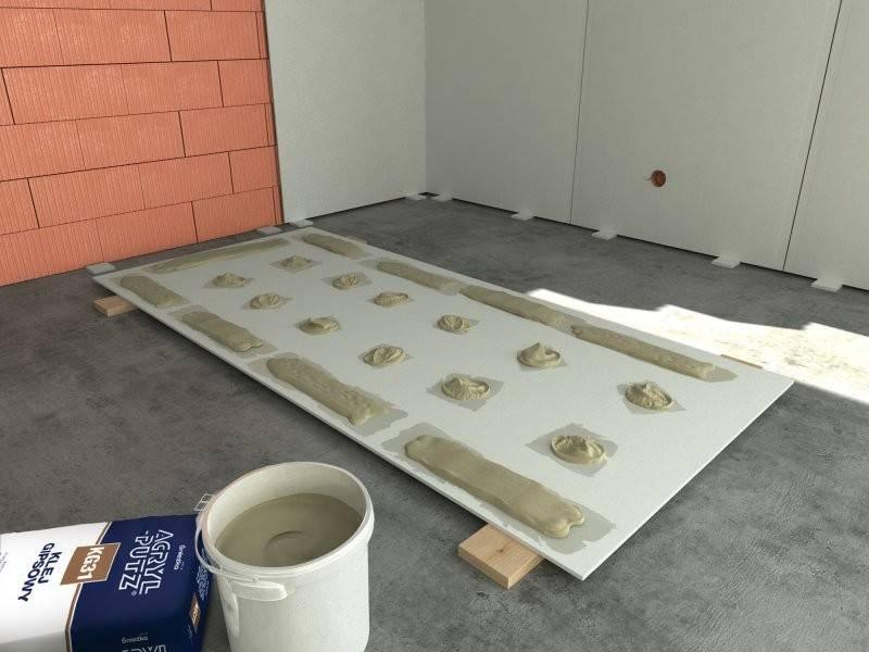 Для монтажа гипсокартонных листов на неровную поверхность применяют клей из сухого состава