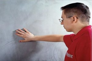 Дожидаются полного высыхания первого слоя