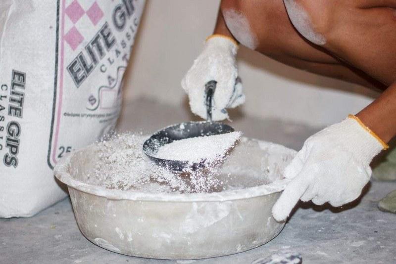 Если в сухой шпаклевке образовались твёрдые комки, то продукция, скорей всего, просрочена