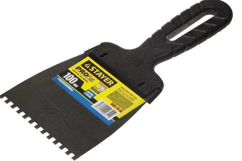 Модель Stayer professional 1009 10 04 100 мм применяется для нанесения шпатлевки, а также клеевых растворов