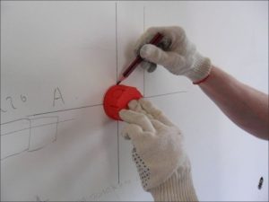 Отметмечают подводку электрокабеля и определяют расстояние для охлаждения