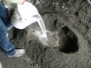 Смесь затворяется водой