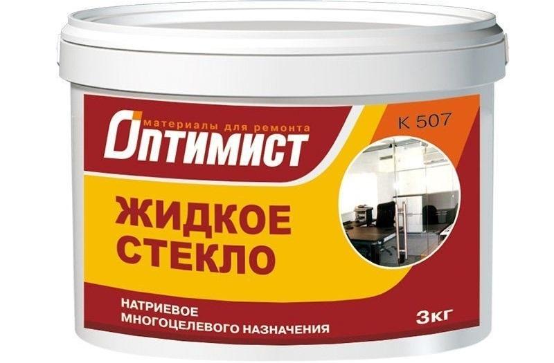 Жидкое стекло создаст надежную пленку, которая не даст агрессивным компонентам разрушить структуру пенопласта