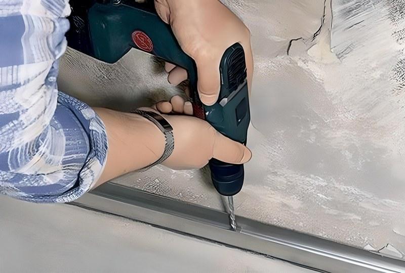 Крепление направляющего профиля на полу