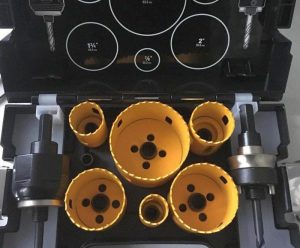 Следует подобрать коронку по нужному размеру отверстия